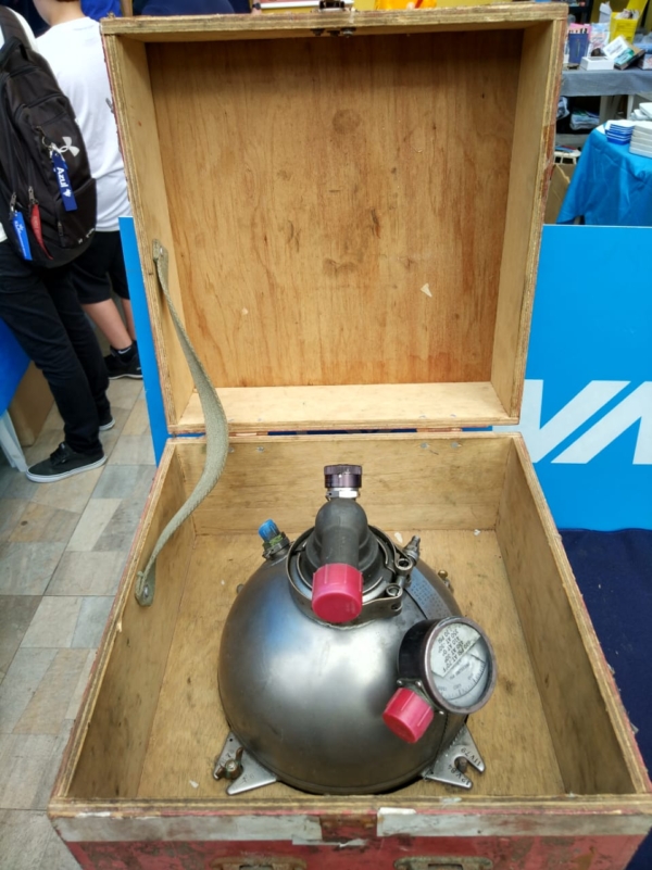 extintor de turbina com caixa de madeira