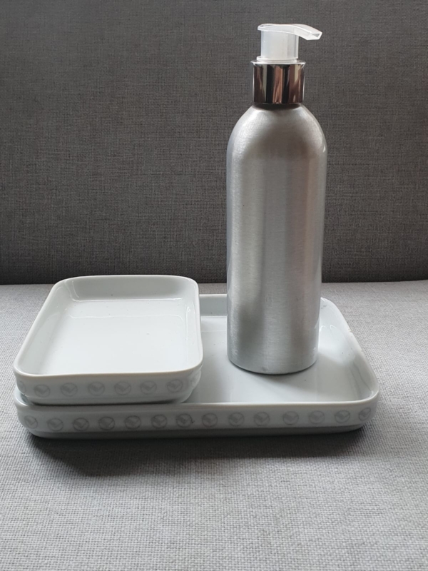 28 - Kit 3 Peças Saboneteira De Alumínio 310ml + Porcelanas Original Vasp